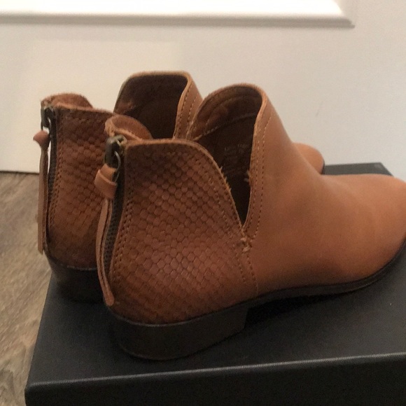 Loop There is Is Bootie - Picture 2 of 11